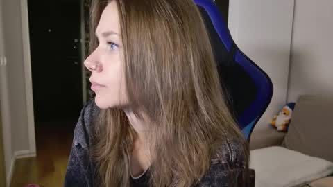 Snapshot of alexa_feels chatting on 05-24-26, 04:45 Little Duck homie online show from 05-24-26, 04:45