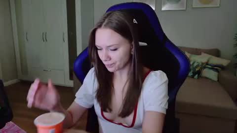 Snapshot of alexa_feels chatting on 07-03-26, 04:24 Little Duck homie online show from 07-03-26, 04:24