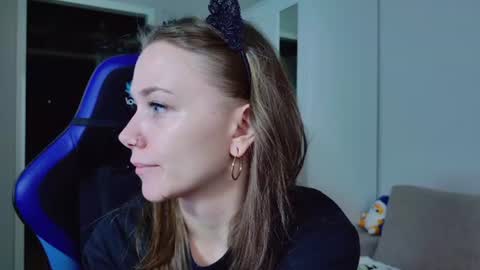 Snapshot of alexa_feels chatting on 07-04-26, 04:46 Little Duck homie online show from 07-04-26, 04:46