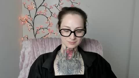 Snapshot of alexa_kittie chatting on 05-21-26, 06:04 Alexa online show from 05-21-26, 06:04
