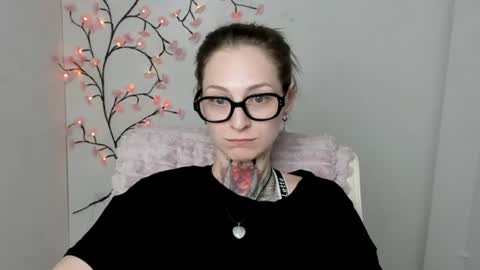 Snapshot of alexa_kittie chatting on 06-24-26, 11:53 Alexa online show from 06-24-26, 11:53