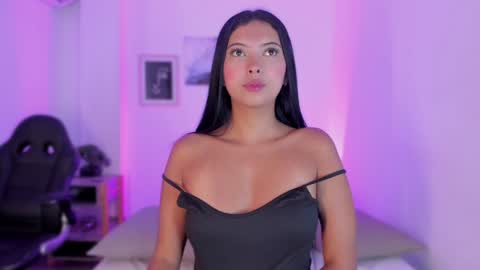 Snapshot of alexa_millers_ chatting on 01-25-25, 04:34 Alexa Millers online show from 01-25-25, 04:34