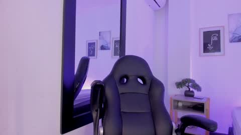 Snapshot of alexa_millers_ chatting on 02-06-25, 10:48 Alexa Millers online show from 02-06-25, 10:48