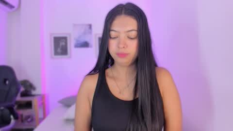 Snapshot of alexa_millers_ chatting on 03-08-25, 04:23 Alexa Millers online show from 03-08-25, 04:23