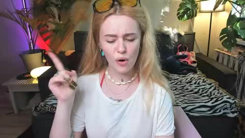 Snapshot of alexa_pirs chatting on 05-25-26, 02:56 alexa_pirs online show from 05-25-26, 02:56