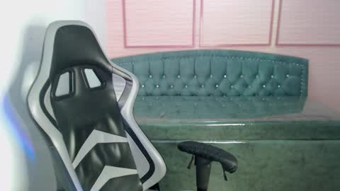 Snapshot of alexa_romero_t chatting on 10-11-25, 12:15 Alexandra online show from 10-11-25, 12:15