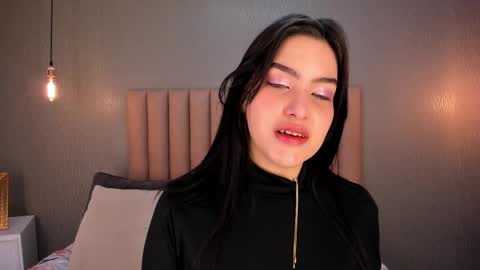 Alexa Thaylor online show from 02-05-25, 01:33