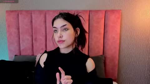 Alexa Thaylor online show from 12-16-25, 03:17