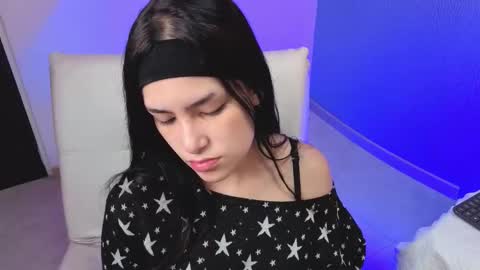 Alexa Thaylor online show from 12-22-25, 02:58