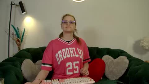 AlexaAvery online show from 05-16-26, 06:43