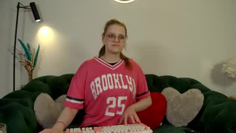 AlexaAvery online show from 05-16-26, 07:05