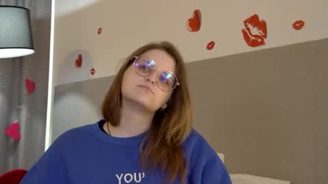 AlexaAvery online show from 05-19-26, 06:09