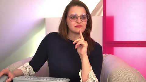 AlexaAvery online show from 05-20-26, 07:36