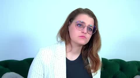 AlexaAvery online show from 05-29-26, 06:44