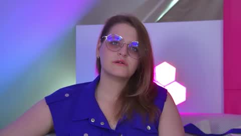 Snapshot of alexaavery chatting on 07-18-26, 06:39 AlexaAvery online show from 07-18-26, 06:39