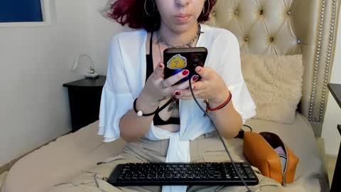 Snapshot of alexafoxy18 chatting on 12-21-24, 04:52 ALEXA online show from 12-21-24, 04:52