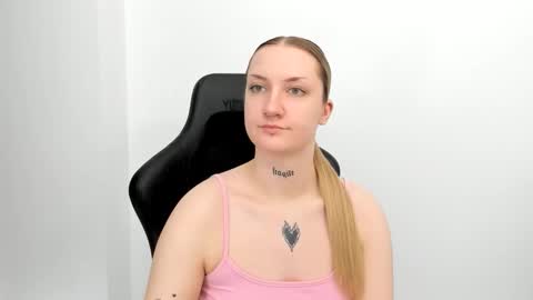 Snapshot of alexafragile chatting on 04-30-26, 11:16 Alexa online show from 04-30-26, 11:16