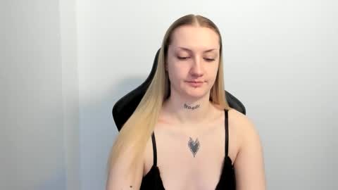 Snapshot of alexafragile chatting on 05-05-26, 11:29 Alexa online show from 05-05-26, 11:29