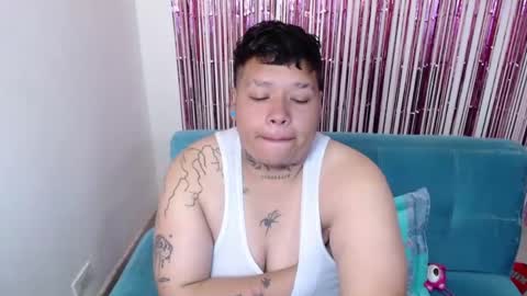 Snapshot of alexander_clithot chatting on 01-08-26, 02:19 alexander online show from 01-08-26, 02:19