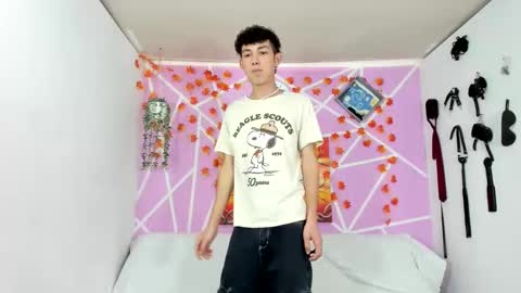 chicos hot online show from 02-10-25, 07:28