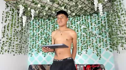 chicos hot online show from 02-26-25, 08:00