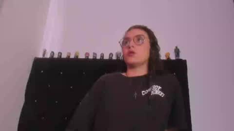 alexandra clauss online show from 06-23-26, 07:45