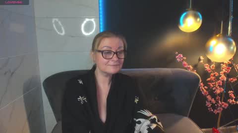 Alexandra online show from 12-19-24, 06:01