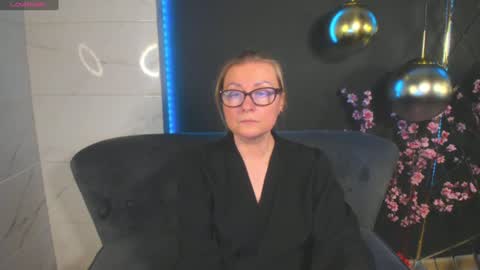 Alexandra online show from 01-13-25, 01:45