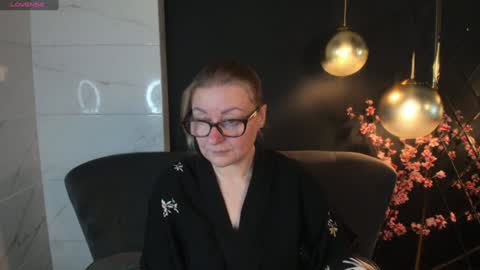 Alexandra online show from 01-25-25, 01:52