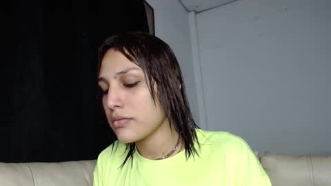 Snapshot of alexandra_lorens chatting on 10-23-25, 01:38 geo online show from 10-23-25, 01:38