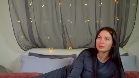 AlexandraBloom online show from 11-12-25, 07:13