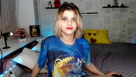Snapshot of alexandraermes chatting on 07-10-26, 11:40 AlexandraErmes online show from 07-10-26, 11:40