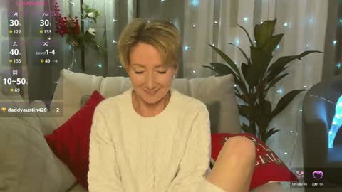 Snapshot of alexandrafix chatting on 12-16-24, 01:11 Alexandra online show from 12-16-24, 01:11