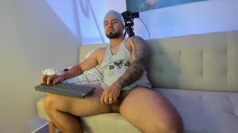 Snapshot of alexandro_king chatting on 01-21-25, 01:18 ALEX online show from 01-21-25, 01:18