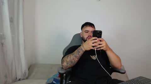 Snapshot of alexandro_king chatting on 10-23-25, 02:22 ALEX online show from 10-23-25, 02:22