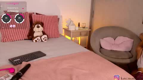 Snapshot of alexaporter chatting on 12-13-25, 07:53 Alexa online show from 12-13-25, 07:53