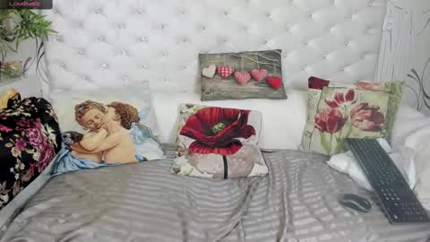 Snapshot of alexasmitt chatting on 02-09-25, 04:57 Alexa online show from 02-09-25, 04:57