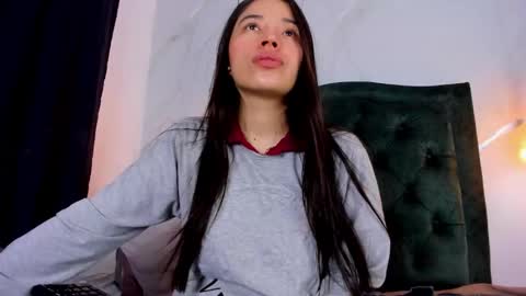 Snapshot of alexavans chatting on 02-11-26, 11:37 online show from 02-11-26, 11:37