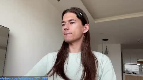 Snapshot of alexdavey chatting on 06-23-26, 05:38 online show from 06-23-26, 05:38
