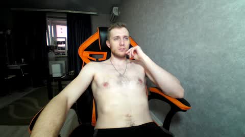 Snapshot of alexfox2018 chatting on 12-25-24, 01:30 Alex online show from 12-25-24, 01:30