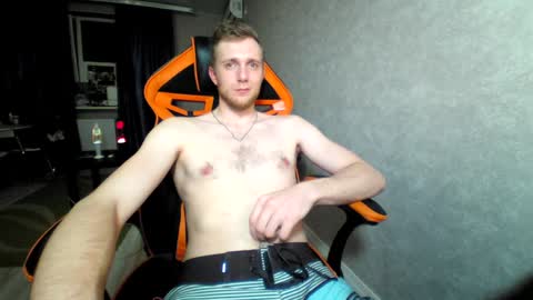 Snapshot of alexfox2018 chatting on 01-07-25, 11:56 Alex online show from 01-07-25, 11:56