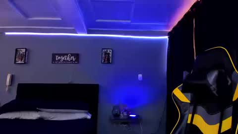 Snapshot of alexgiraldo__ chatting on 09-19-25, 02:51 alexgiraldo__ online show from 09-19-25, 02:51