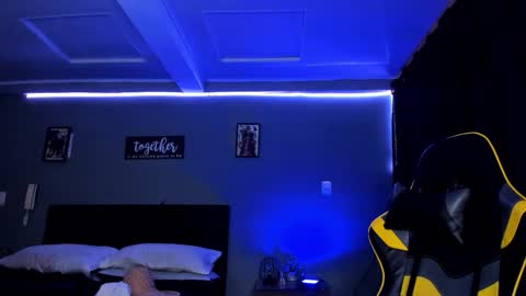 Snapshot of alexgiraldo__ chatting on 10-07-25, 11:18 alexgiraldo__ online show from 10-07-25, 11:18