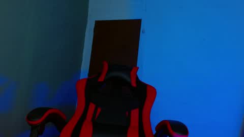 Snapshot of alexgiraldo__ chatting on 03-30-26, 10:49 alexgiraldo__ online show from 03-30-26, 10:49