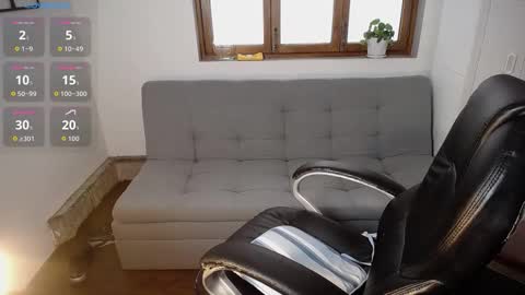 Snapshot of alexia_james_ chatting on 01-07-26, 08:44 Alexa online show from 01-07-26, 08:44