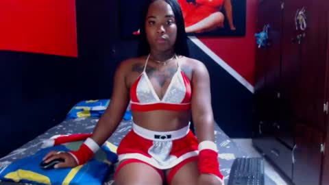Snapshot of alexia_sinclaire24 chatting on 12-25-24, 12:48 alexia_sinclaire24 online show from 12-25-24, 12:48