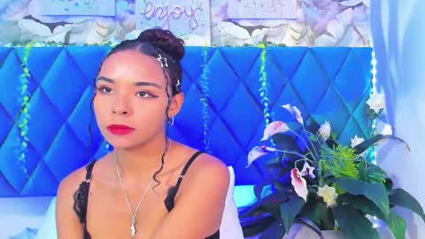 Snapshot of alexiiabrown chatting on 05-18-26, 04:35 Alexia Brown online show from 05-18-26, 04:35
