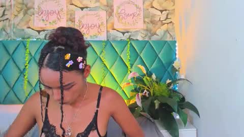 Snapshot of alexiiabrown chatting on 05-19-26, 03:07 Alexia Brown online show from 05-19-26, 03:07