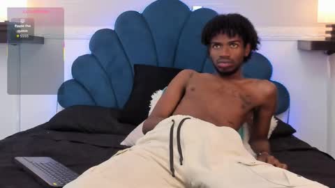 Snapshot of alexjaccob chatting on 10-21-25, 02:07 Alex Jaccob online show from 10-21-25, 02:07