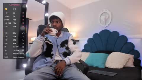 Snapshot of alexjaccob chatting on 10-25-25, 01:18 Alex Jaccob online show from 10-25-25, 01:18